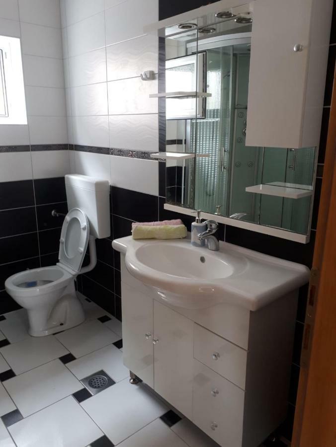 Apartmani Kuzmic Vrsi Exterior photo